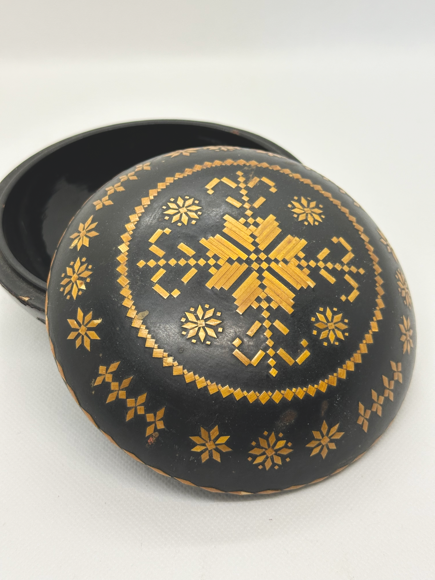 Small wood inlay decorative lidded bowl